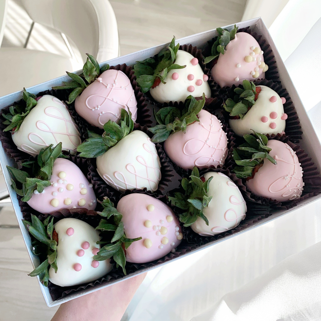 Classic Pink & White Berry Box